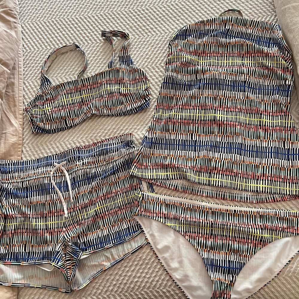 Super Cute Athleta Interchangeable Swim Suit(s) Perfect condition
